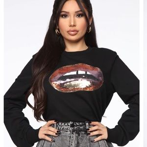 Black sweatshirt, glitter lips new without tags